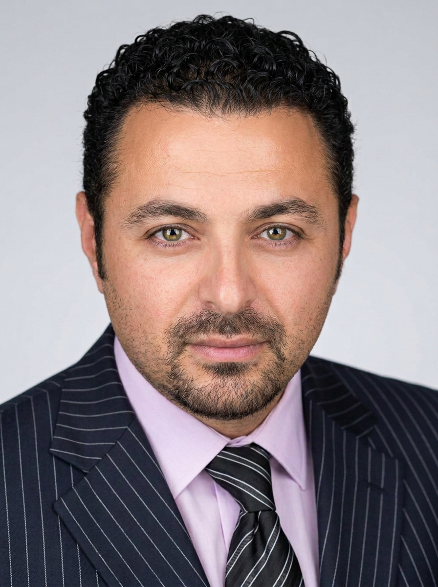 Portrait of Simon Leizgold, Manager of Acquisitions and Operations